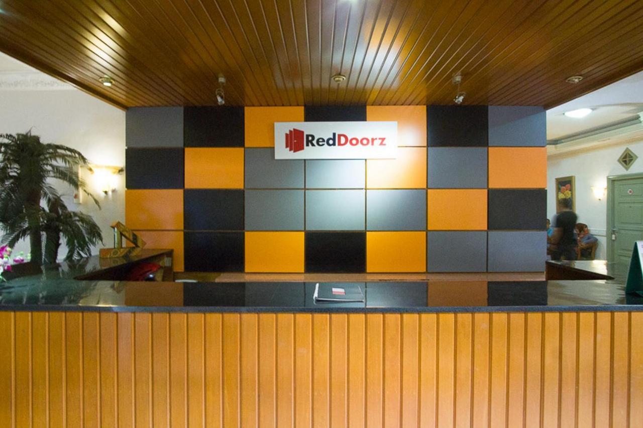 Готель Reddoorz Near Pantai Falajawa Тернате